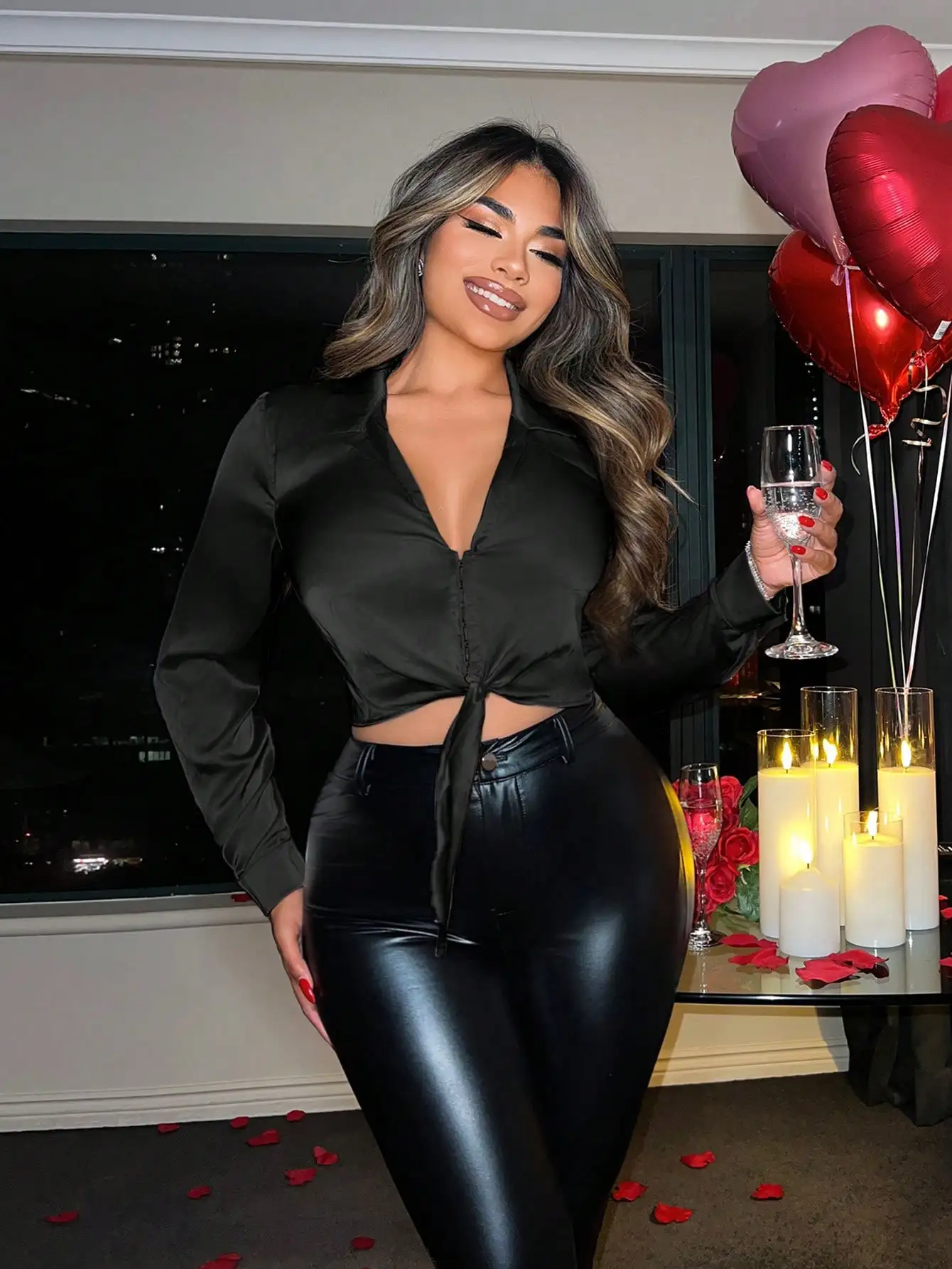 

Женская черная атласная блузка с узлом спереди и длинными рукавами для вечерних выходов в свет