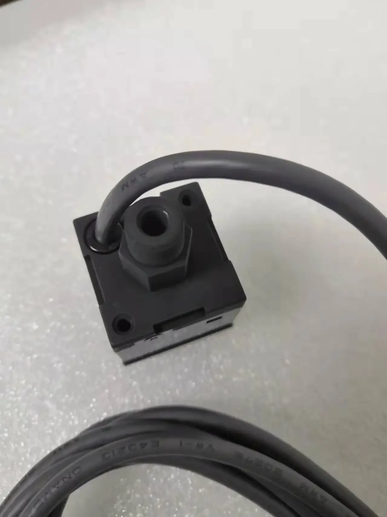 Switching Optical Sensors, Photoelectric Position Sensors Widely Used