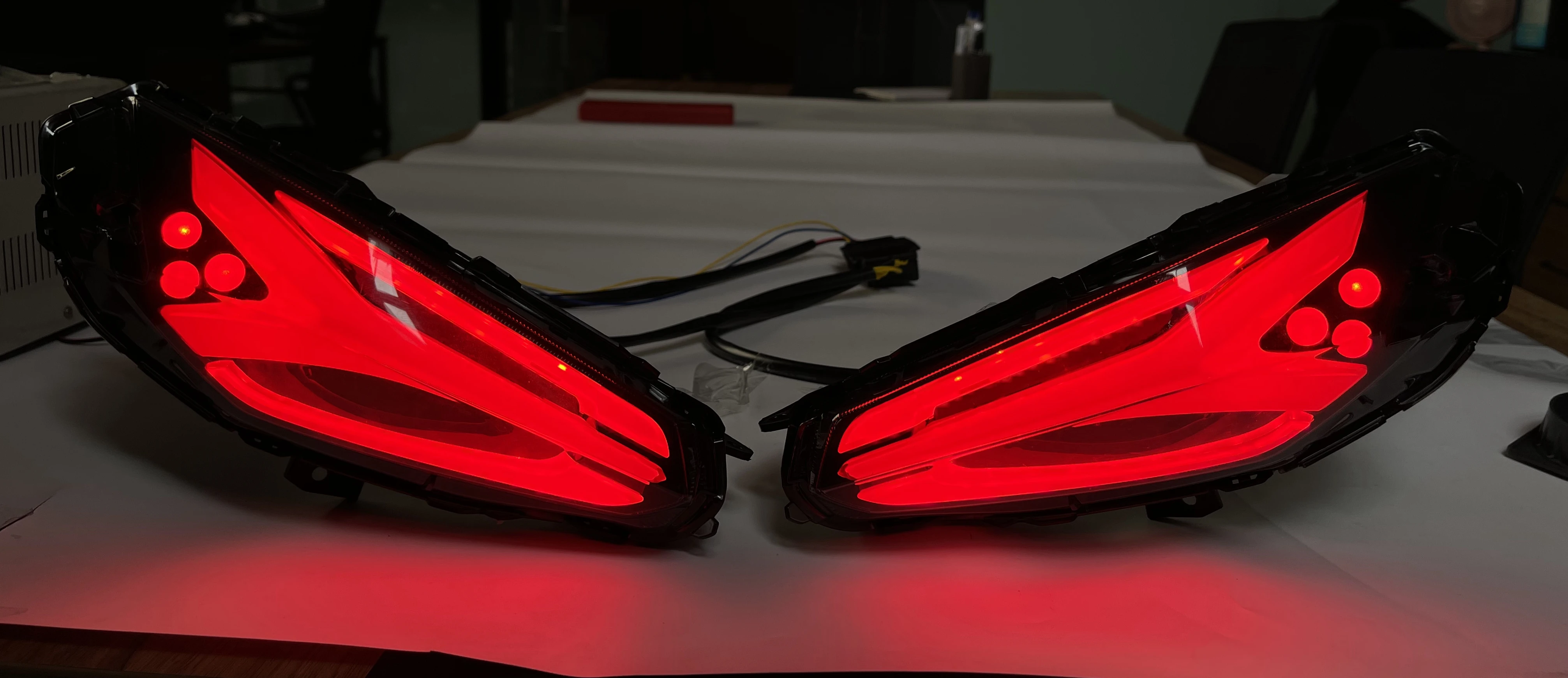 

STLFXMAX 300 LED TAIL LIGHT NEW JPA REAR BRAKE STOP LAMP for XMAX 300 2023 MOTOR PARTS ACCESSORIES