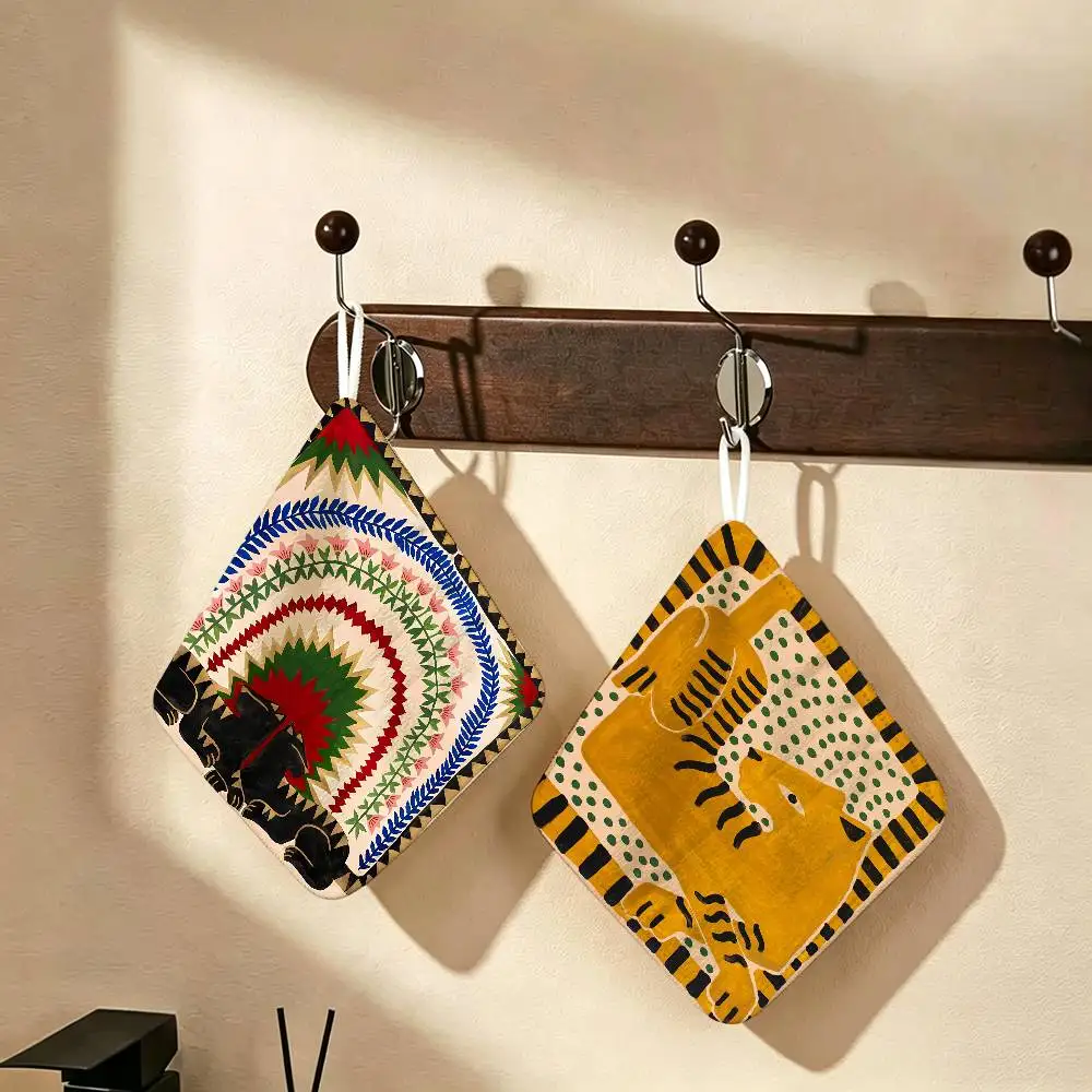 Abstract Colorful Tiger Leopard Polyester Cotton Hanging Kitchen Towel Soft Hand Wiping TowelReusable for Kitchen Bathroom Home