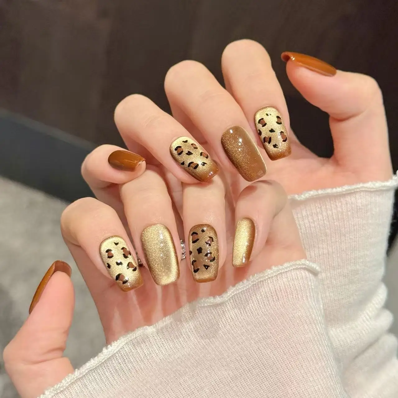 10pcs Pure Hand Pressed Square/Almond Nail Art,Nice Fake Nails,Shinny Brown Cat's Eye With Leopard Print,Ideal For Women