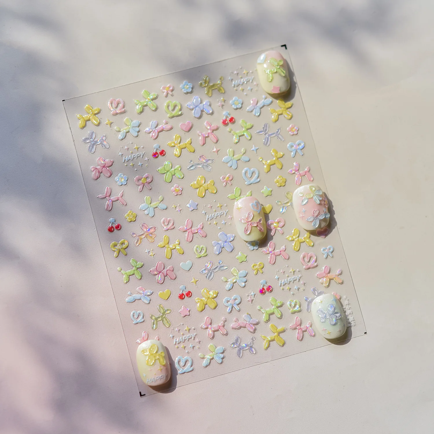 1 stücke 5D Nette Ballon Welpen Nail art Aufkleber Rosa Gelb Blau Gelee Herz Stern Selbstklebende Nagel Dekoration Nail art Zubehör