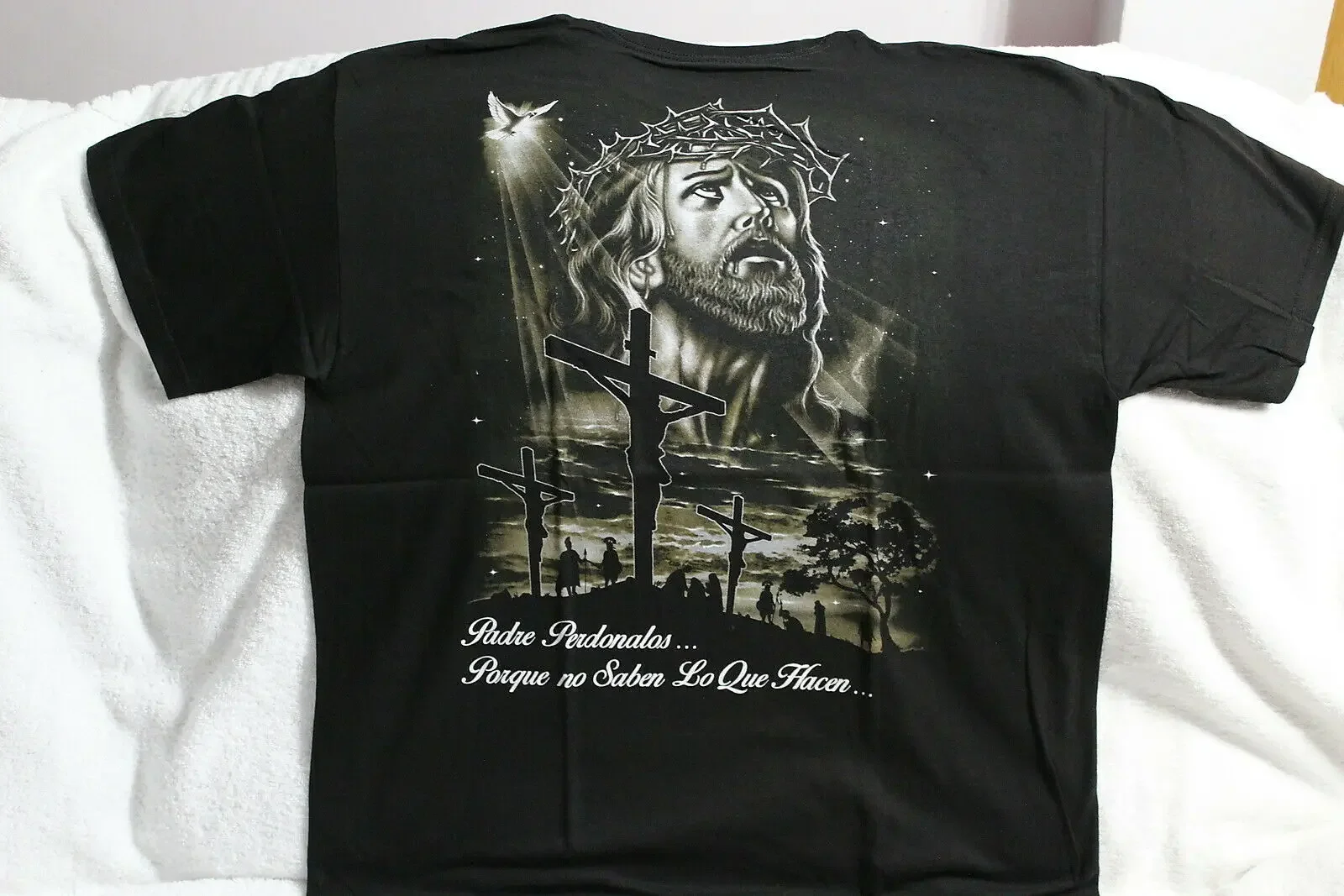 JESUS COM CROWN OF THORNS CROSS DOVE PADRE PERDONALOS Camiseta PRETA masculina 100% algodão camisetas casuais soltas tamanho superior S-3XL