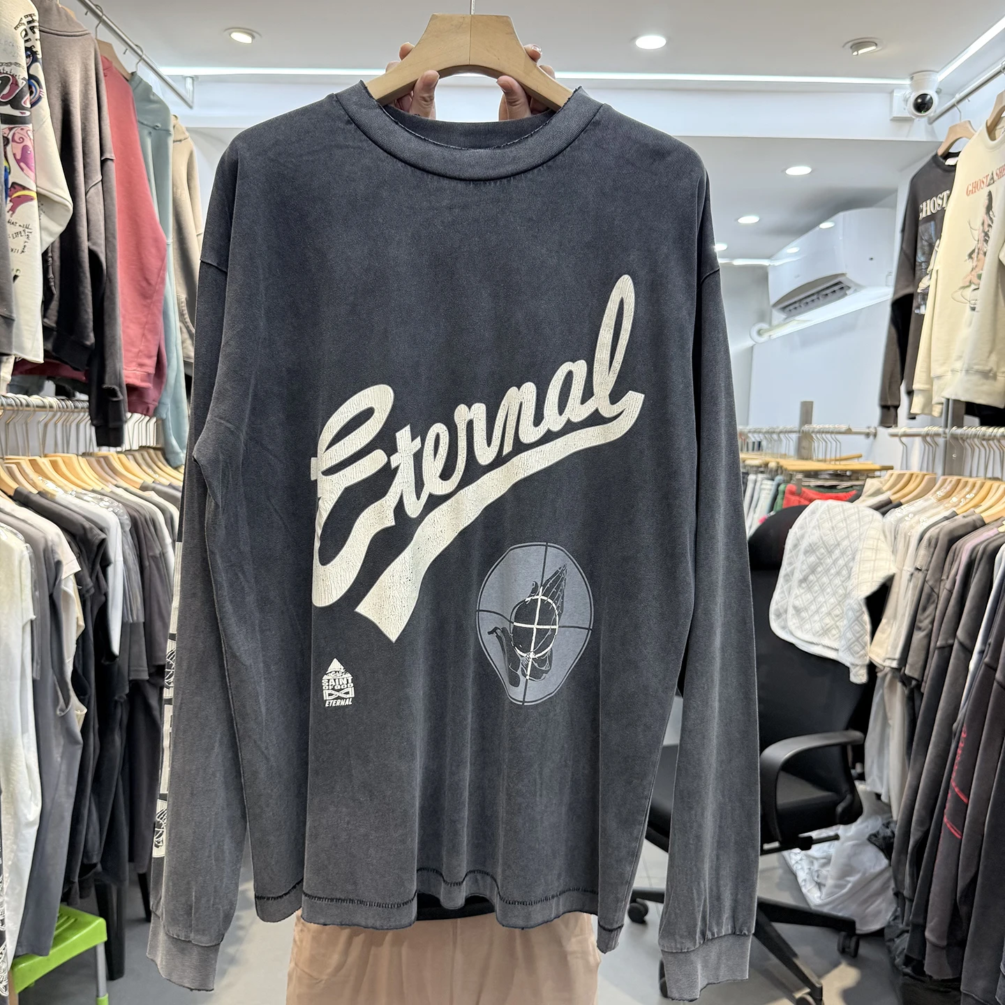 

Свободный повседневный топ с буквенным принтом American High Street Craed Effect Destroyed round Ne Long Sve для мужчин и женщин