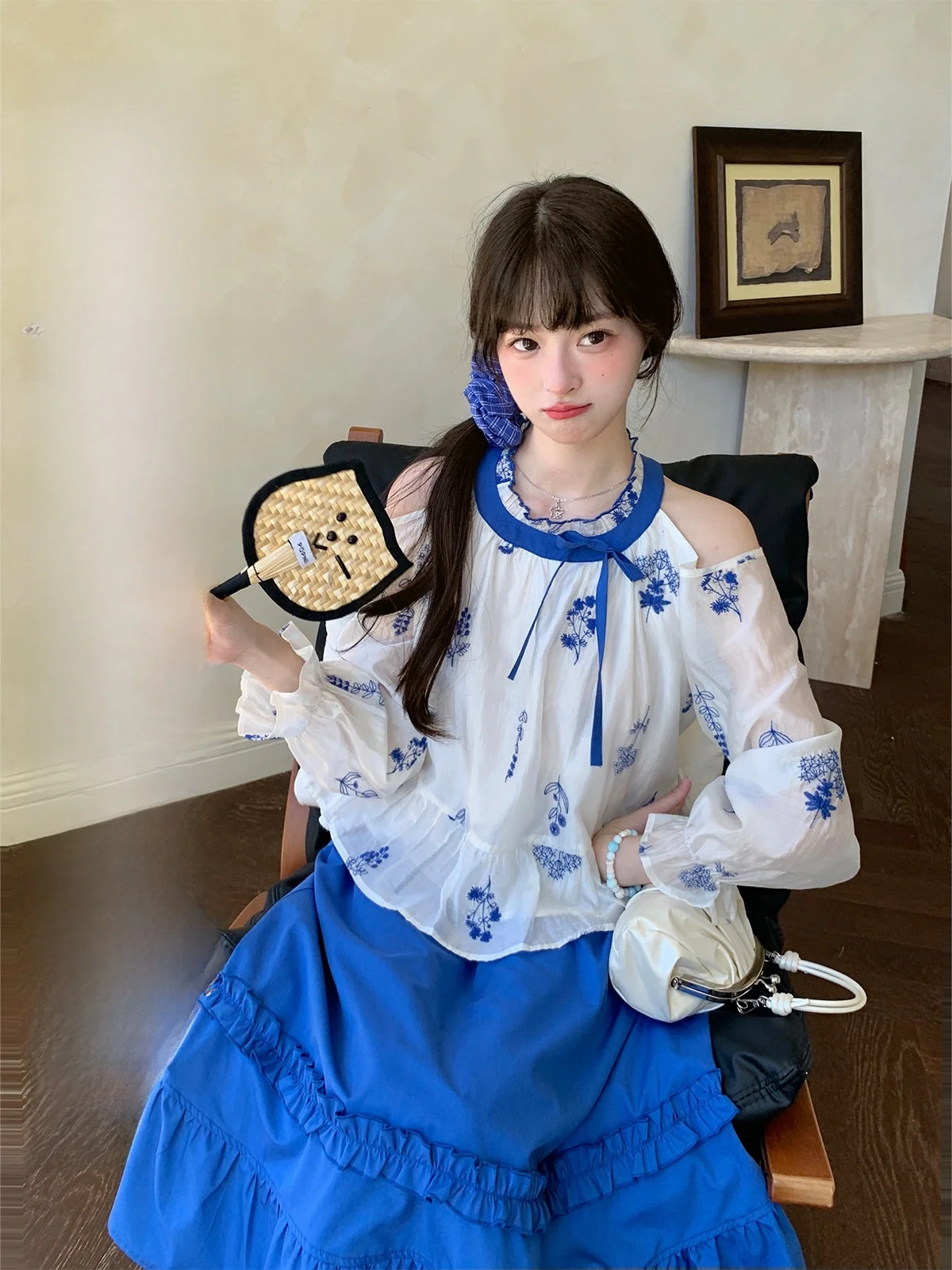 

Комплект BibiBency: сине-белый фарфоровый шифоновый топ с открытыми плечами и длинная юбка, женский осенний модный комплект