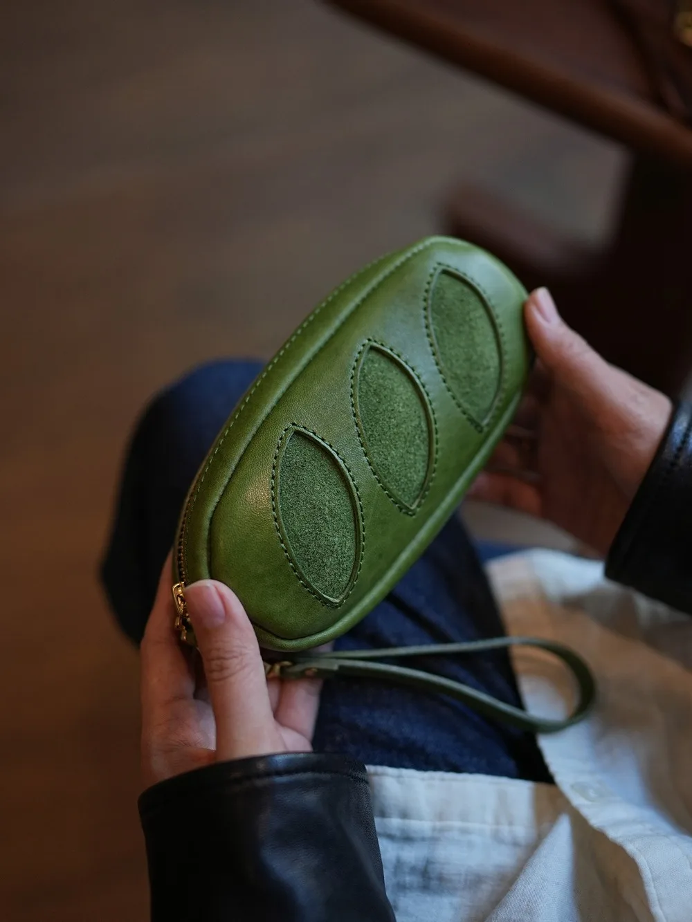 genuine-leather-retro-baguette-pouch-made-of-top-grain-cowhide-clutch-handbag-stationery-pencil-case-bracelet-storage-bag