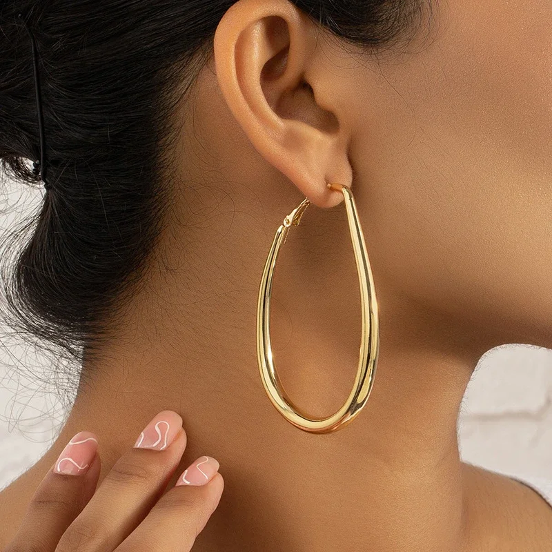 

Hoop Earrings For Women Exaggerated Geometric Metal Simplicity Hollow Out Circles Circular Ear Accessories OL Holiday AE181