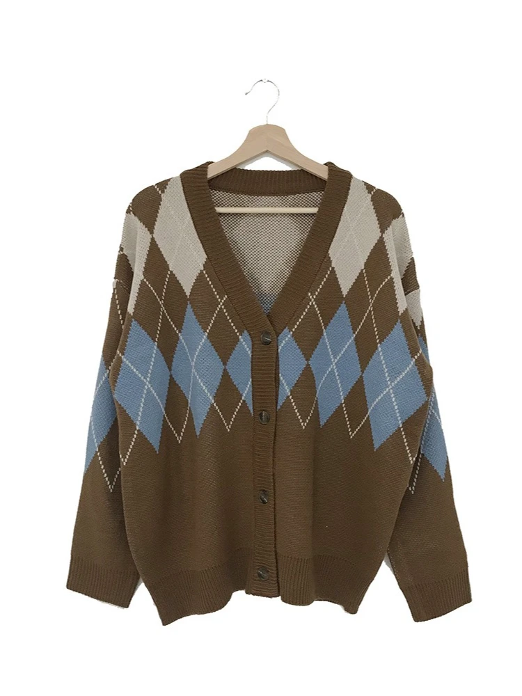 سترة Korobov الكورية Ins Preppy فضفاضة برقبة على شكل حرف V وصدر واحد من Argyle تناسب جميع المناسبات المحبوكة