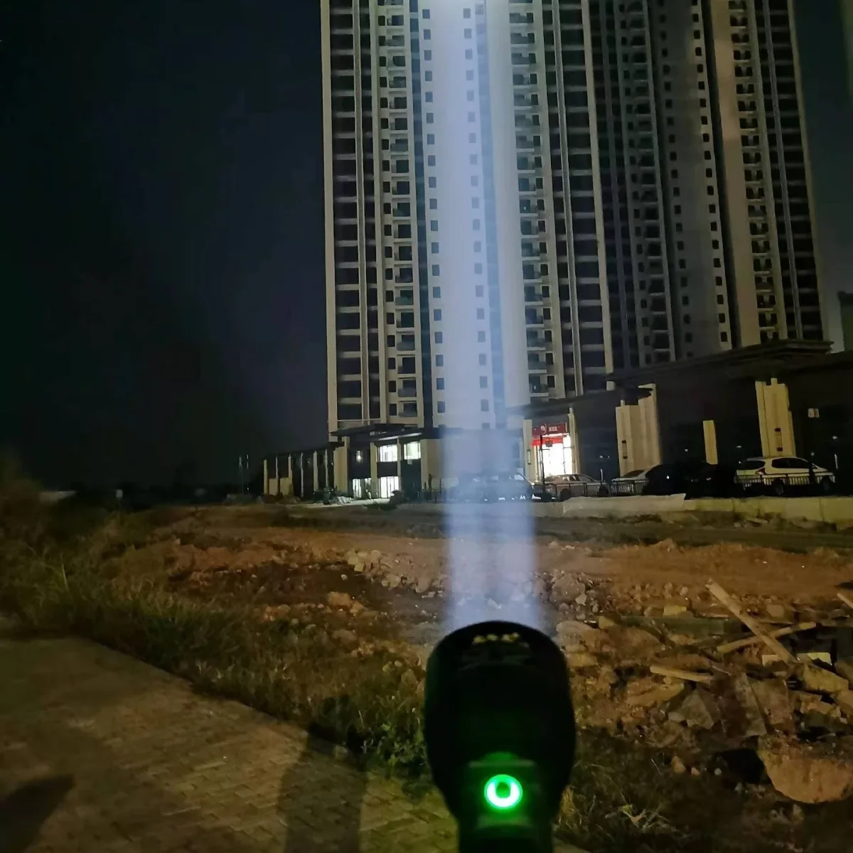 Linterna de buceo con luz fuerte y alta potencia