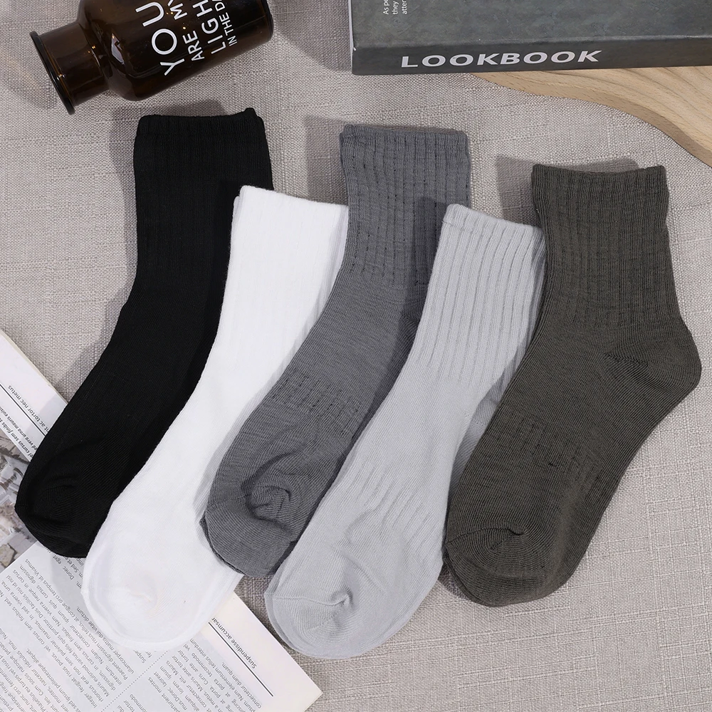 Cotton Men\'s Socks Sports Mid Tube Autumn Winter Knitted Warm Cold-proof Stocking Black and White Gray Simple Indoor Floor Sox