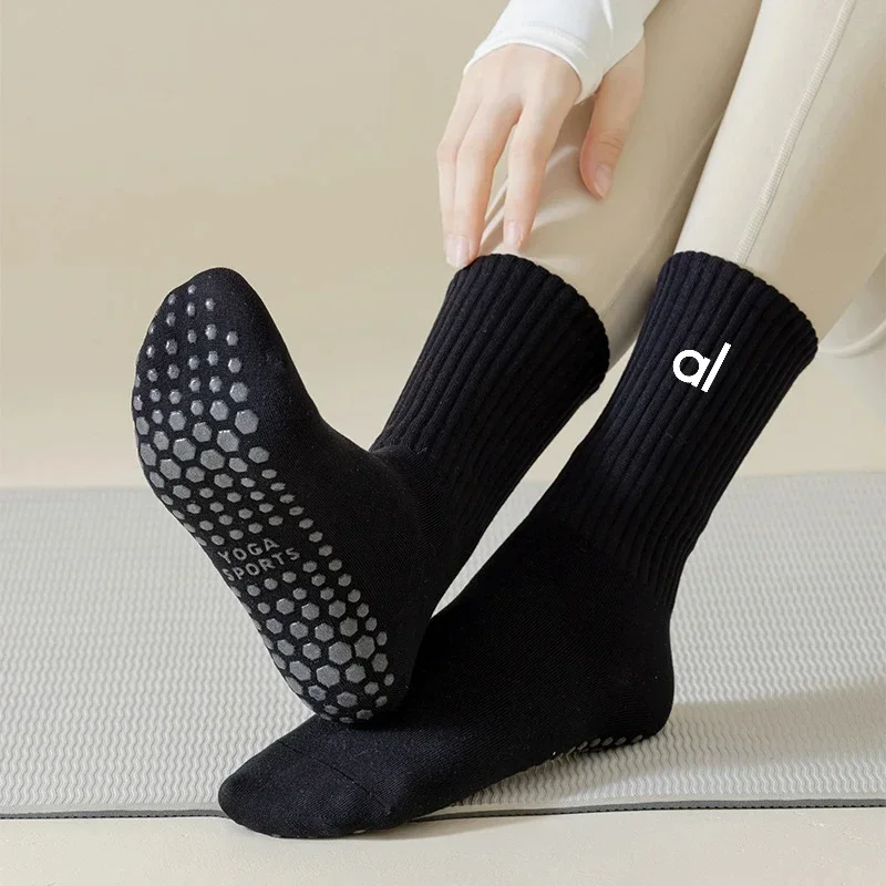 

AL Yoga Socks Non Slip Dispense Glue Mid Tube Yoga Socks Women Dance Professional Indoor Fitness Yoga Pilates Gym Ballet Socks