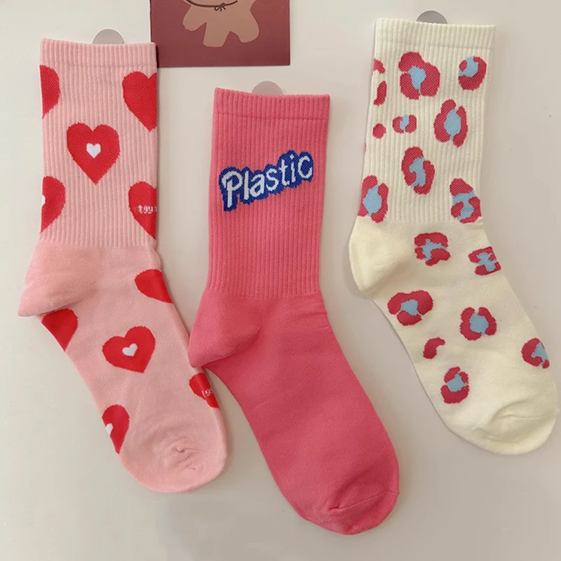 Chaussettes en forme de cœur rose carillon pour femmes, chaussettes décontractées en coton, lettre, tube moyen, mignon, joli fruit, amour doux, fille, 1, 3 paires