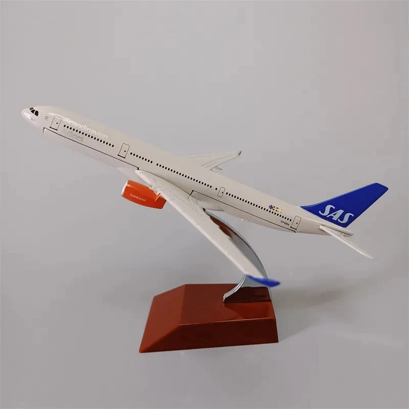 

Decoration Model Toys 16CM 1/400 SAS A330 Model Star Alliance Airlines W Base Metal Alloy Aircraft Plane Collectible Display