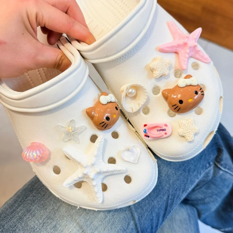 

Милый набор украшений для обуви Hello Kitty: пляжные морские звезды и ракушки, аксессуары для обуви, декор из смолы для сабо и сандалий, подарок на лето