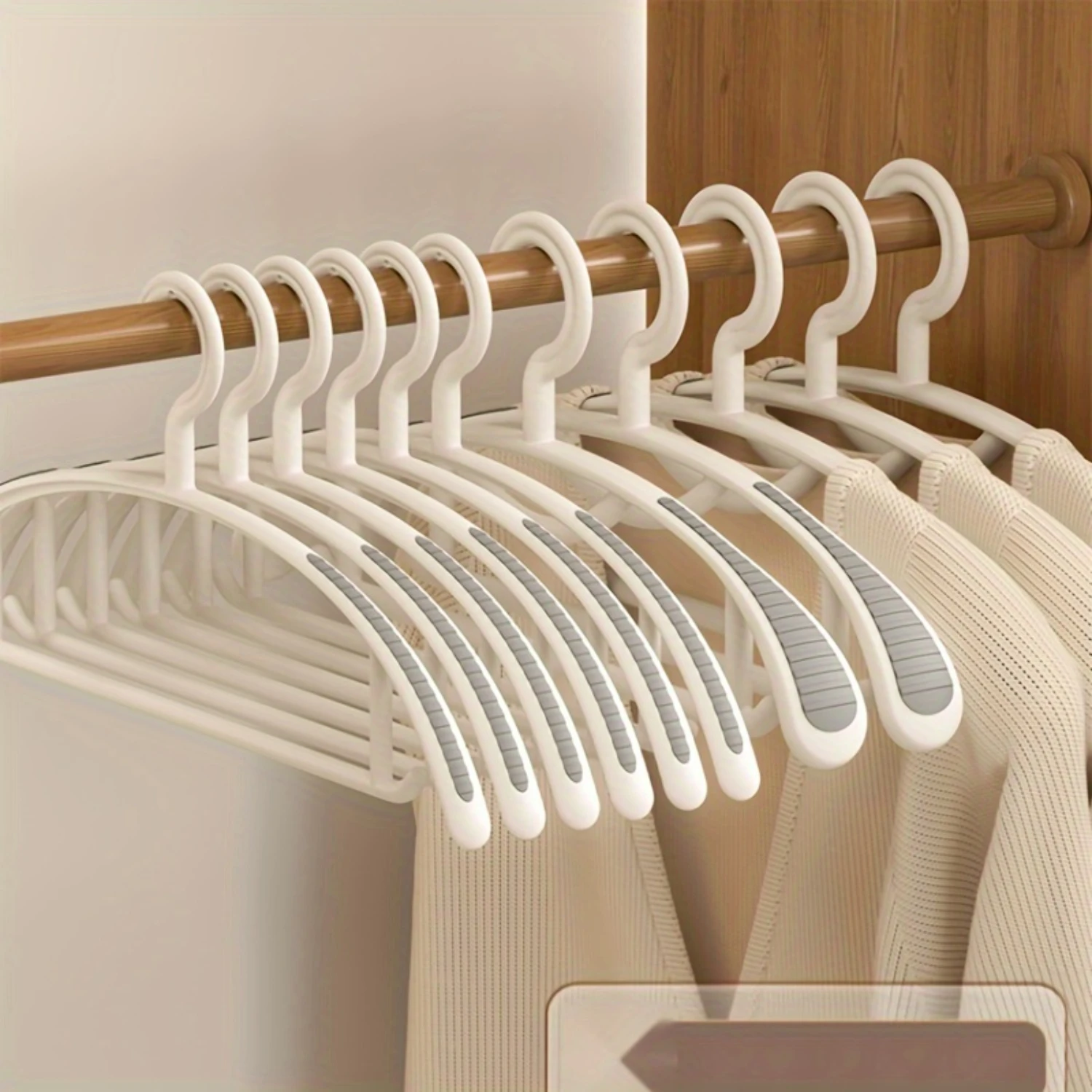 

10-Piece Non-Slip, No-Deformation Clothes Hangers - Perfect For Wardrobe Organization & Drying