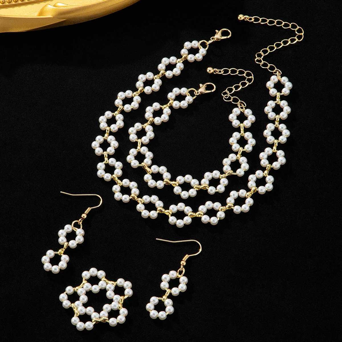 

Vintage White Flower Pearl Choker Necklace for Women Elegant Imitation Pearl Earring Ring Necklaces Wedding Jewelry Party Gift
