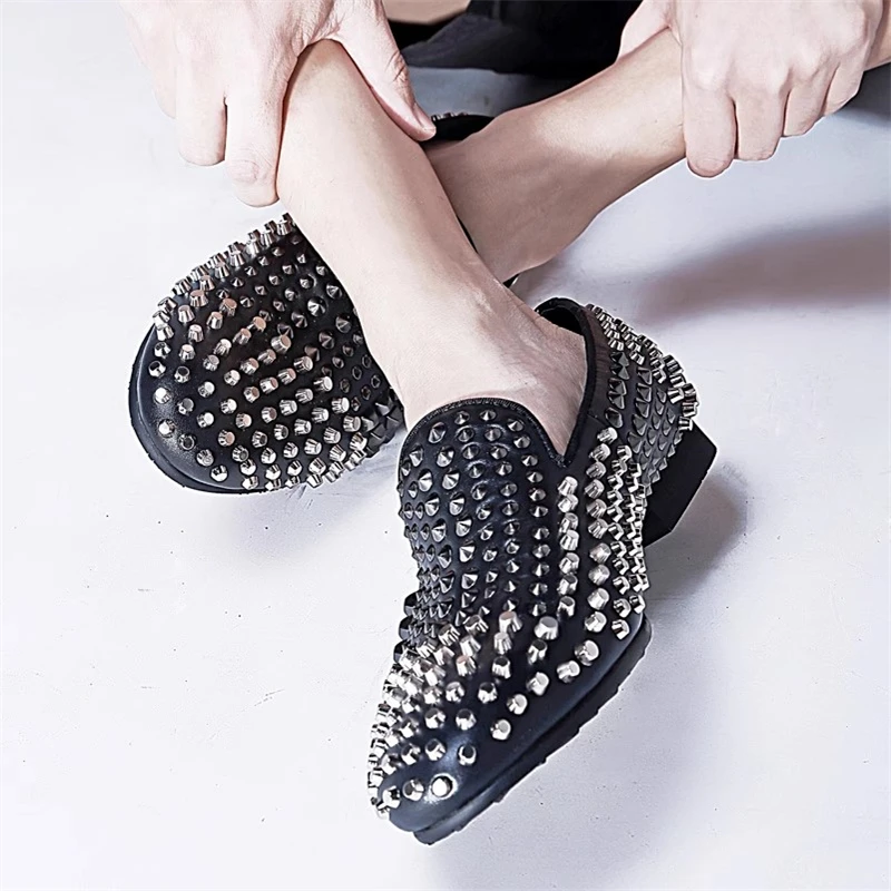 

Новые модные лоферы с заклепками, модельные туфли ручной работы без шнуровки из воловьей кожи, мужские дизайнерские оксфорды из натуральной кожи для вечеринки, свадьбы, модельного шоу