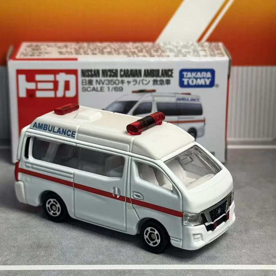 Takara Tomy Tomica No.18 Nissan Nv350 Caravan Ambulance Alloy Car