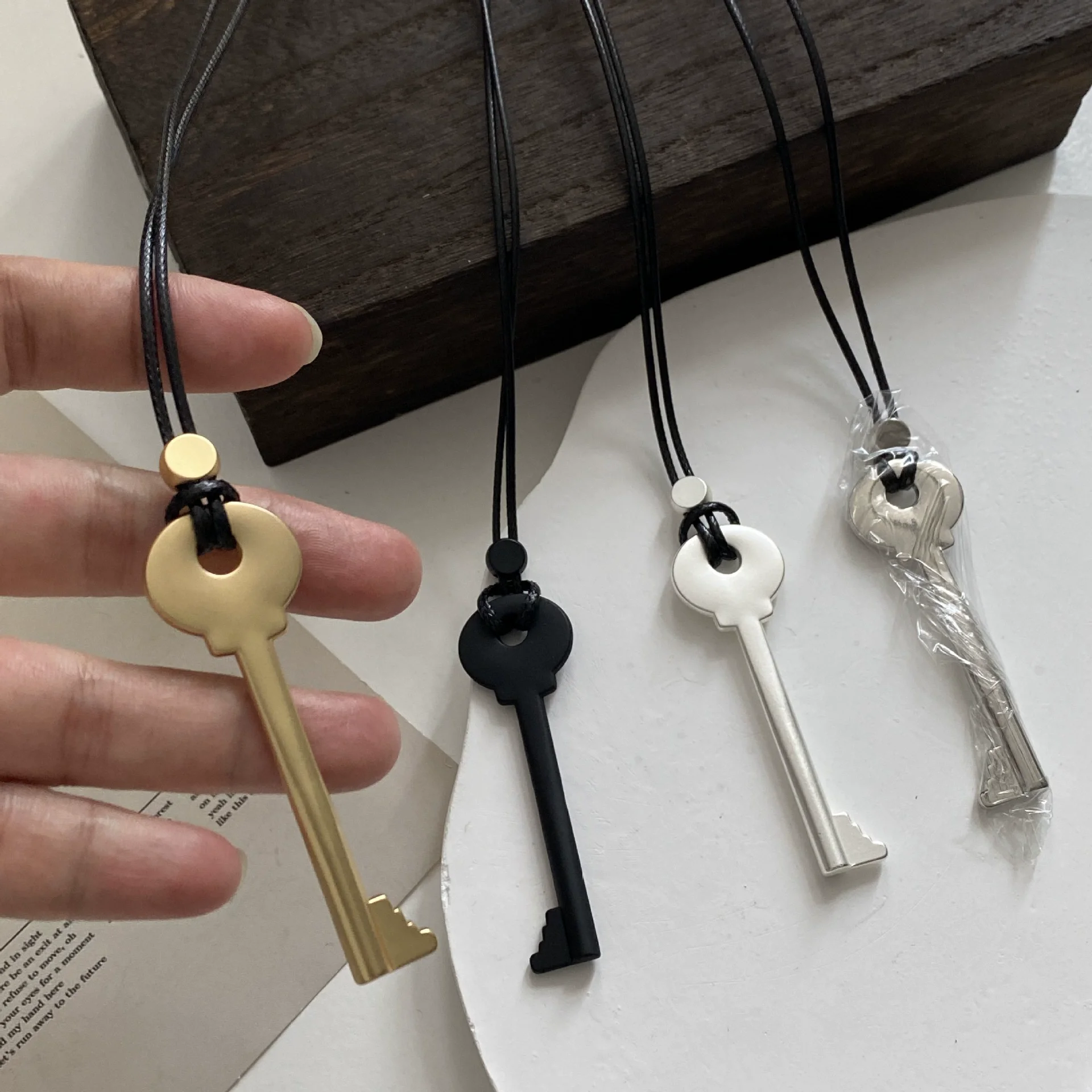 Metal Key Shaped Pendant Necklace For Women Girls Simple Long Wax Rope Sweater Chain Fashion Accessory New Gifts
