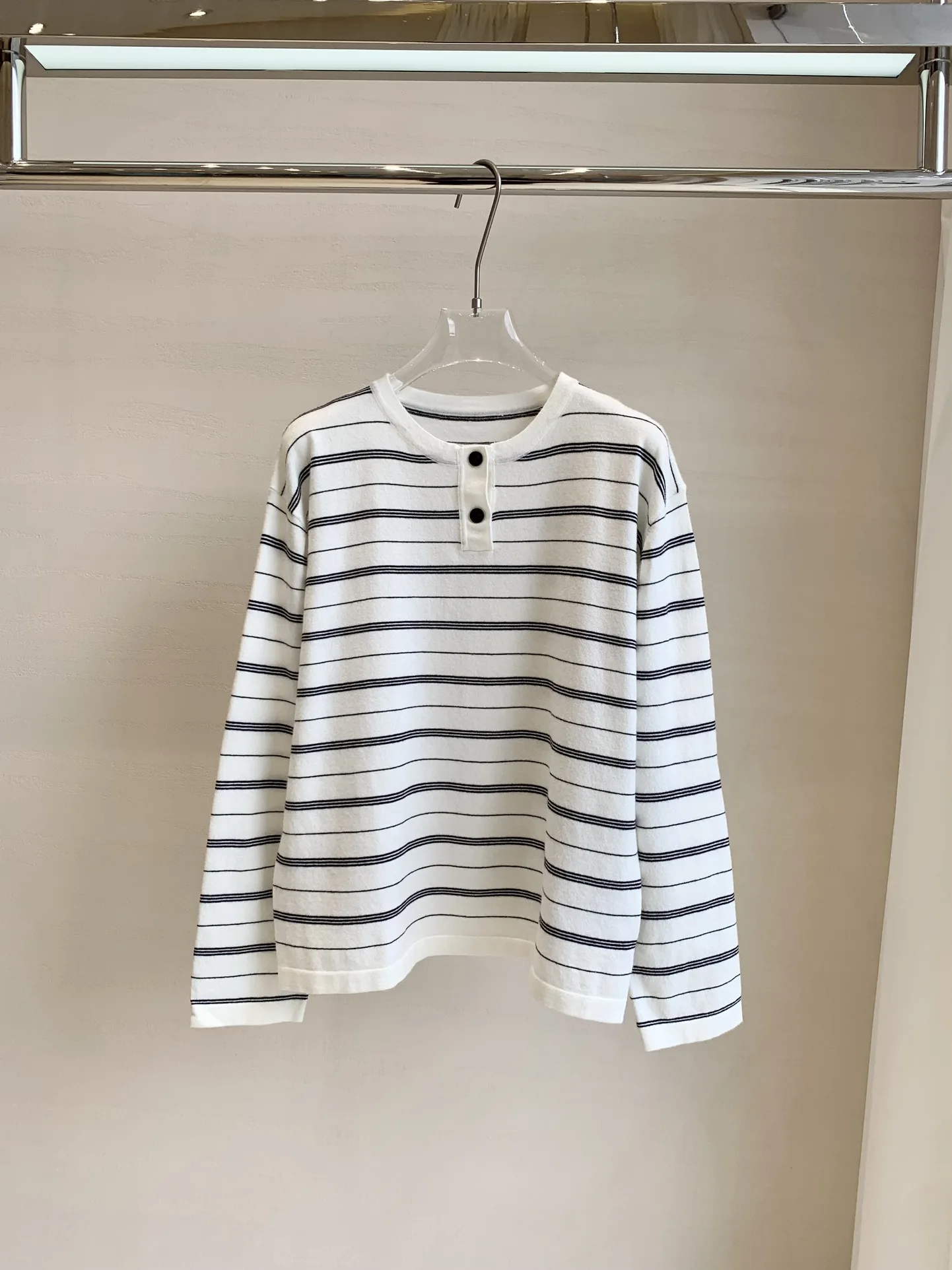 

Осень 2025 г., высокое качество, новый стиль, верхняя одежда, повседневный полосатый свитер, пуловер для женщин