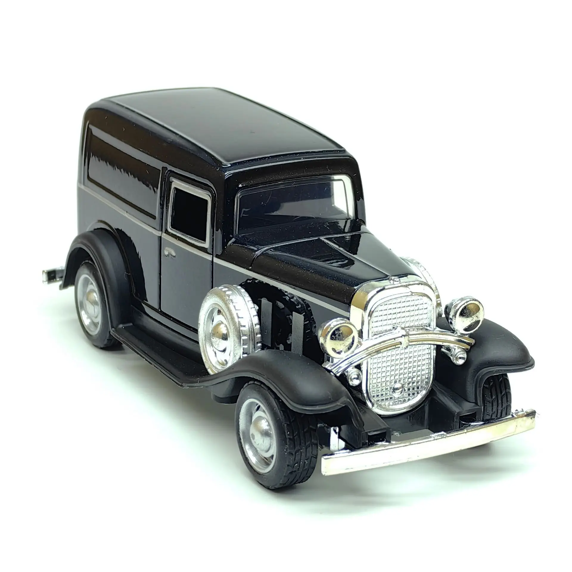 1:34 Vintage Classic Car Vintage Simulation Alloy Pull Back Children's Toys Open Door Model Car