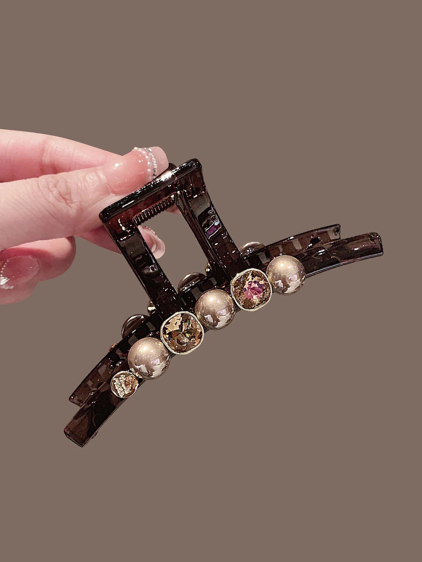 アクリルパールシャーククランプ-レディースおしゃれヘアクリップ-韓国風-大人用-非正規品-セレブ風-新型サイドクリップ