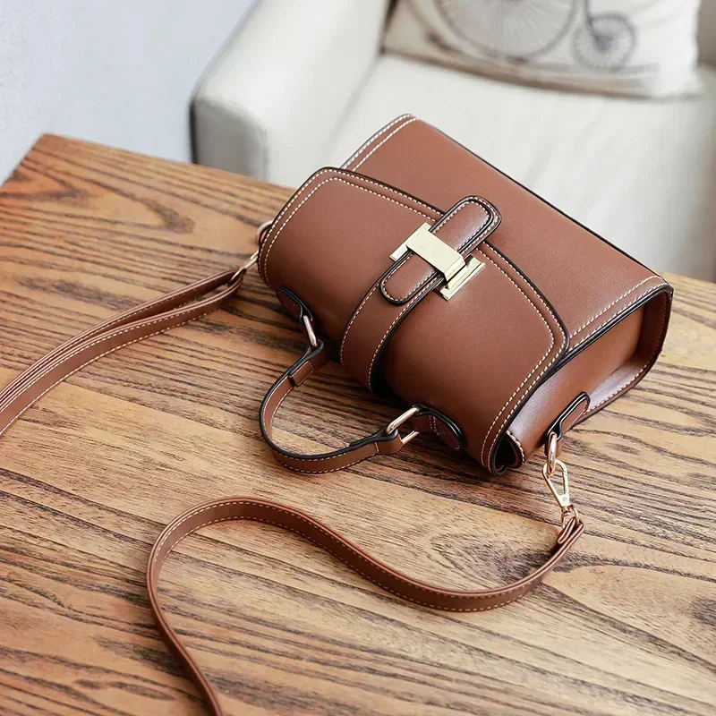 Bag in autumn and winter bag new ladies shoulder bag handbag fashion retro Mori diagonal bag factory outlet.