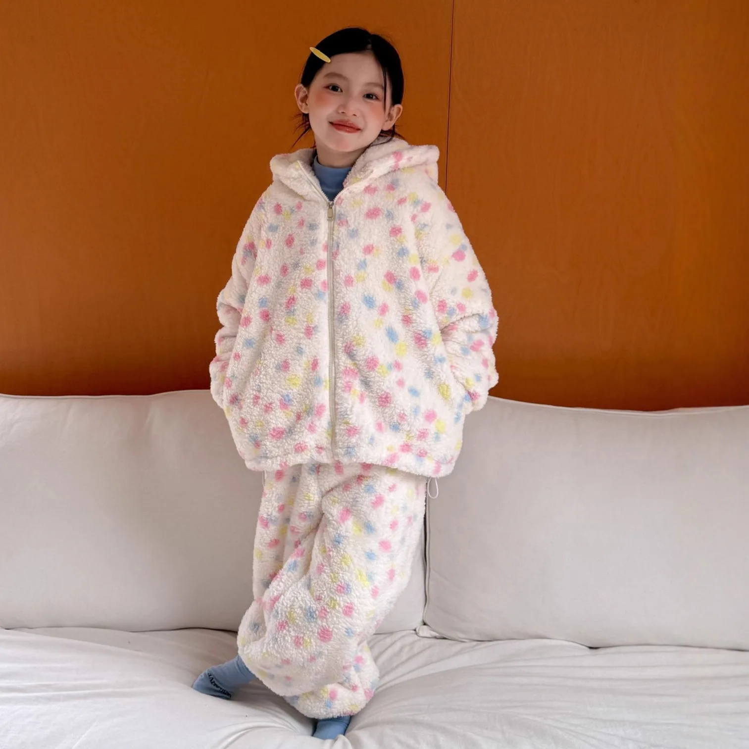 

2025 Winter Girls Color Polka Dot Hooded Pajamas Pajamas Lamb Wool Thickened Flannel Loungewear Set