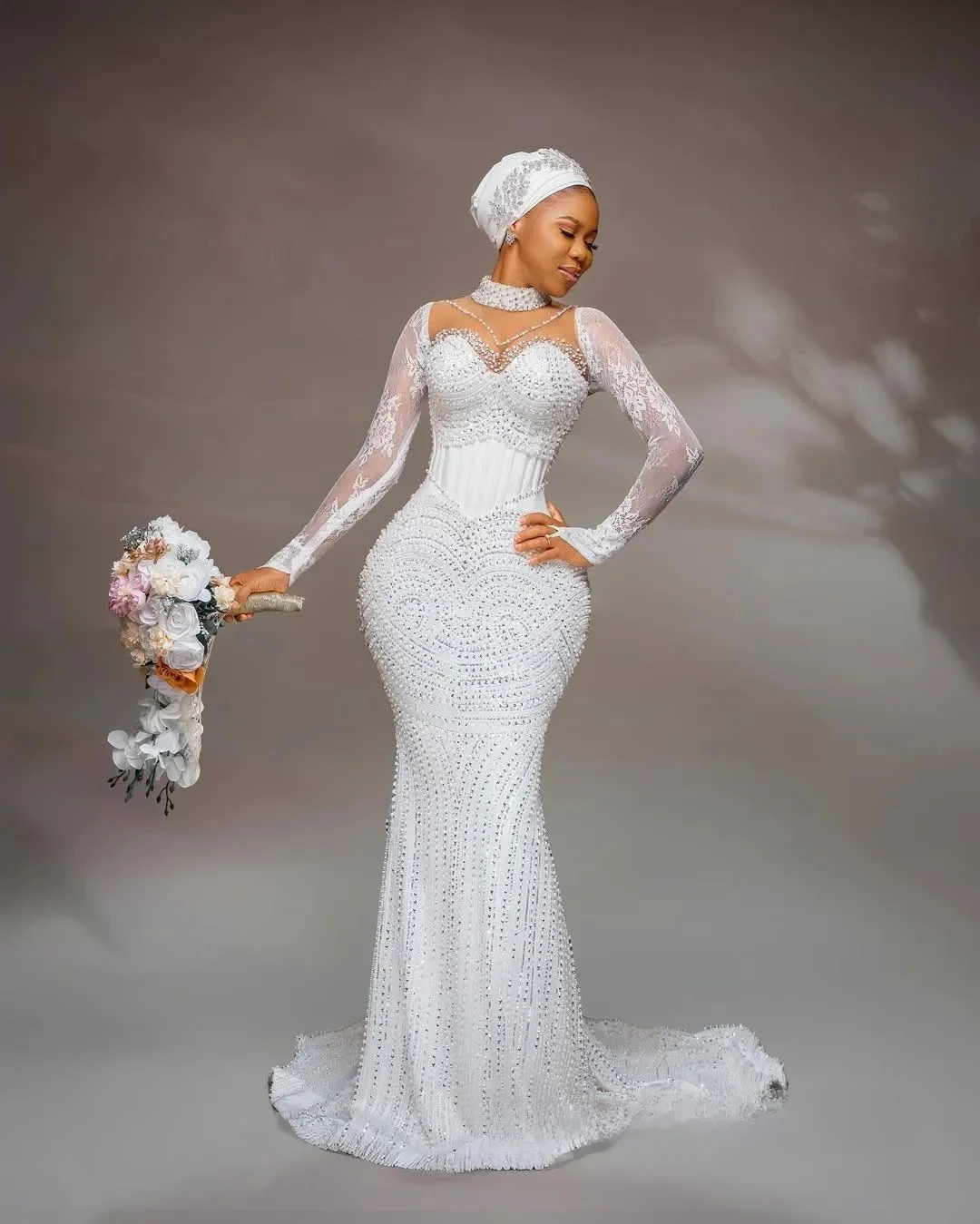 맞춤형 오프 화이트 아프리카 웨딩 드레스 신부용 인어 웨딩 가운 하이넥 긴 소매 진주 장식