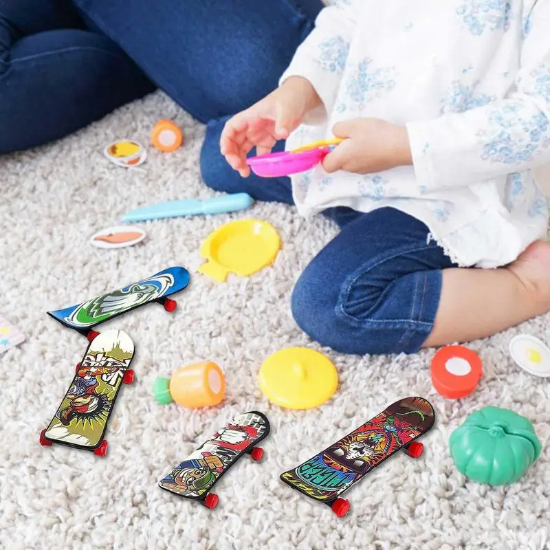 Mini Skateboards Finger Chic Finger Skateboards für Kinder Mini Skateboard Griffbretter Finger Spielzeug Pack Geschenke für Kinder Finger