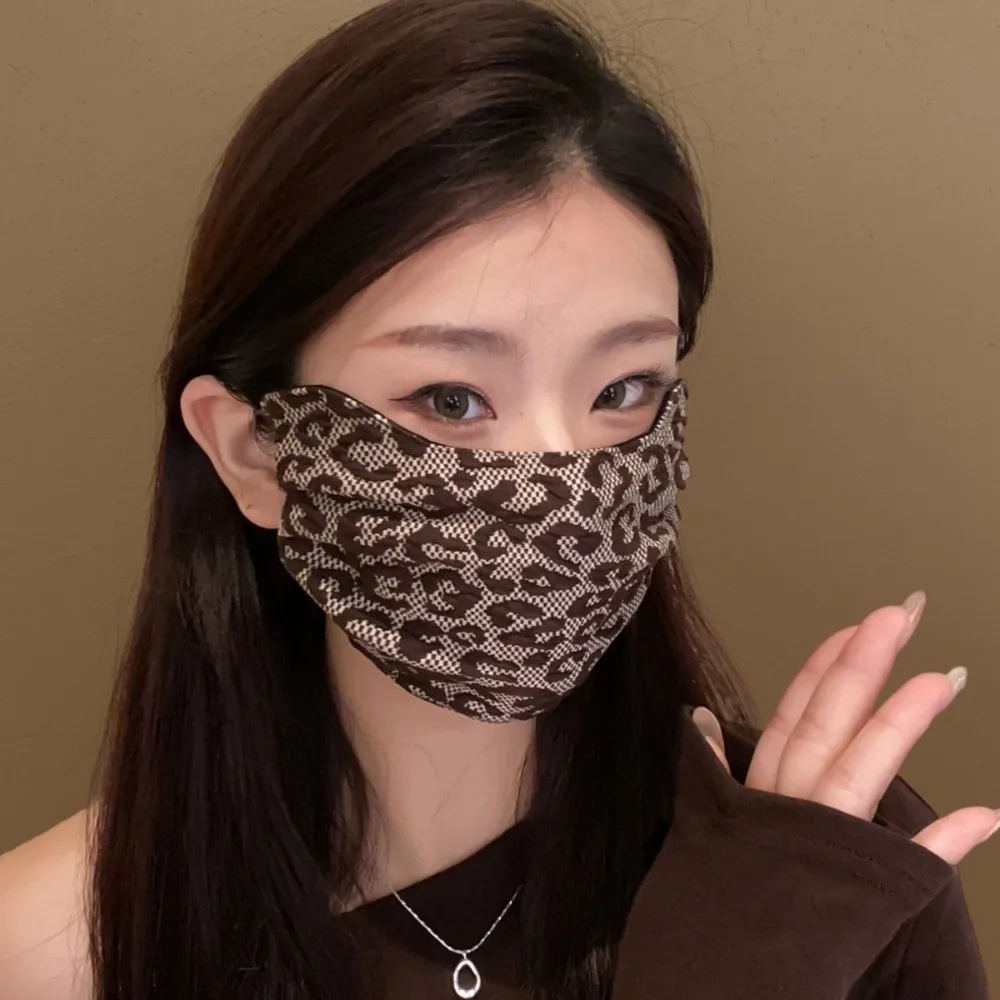 Nova estampa de leopardo máscara quente lavável respirável máscara facial à prova de poeira sexy facial gini outono e inverno