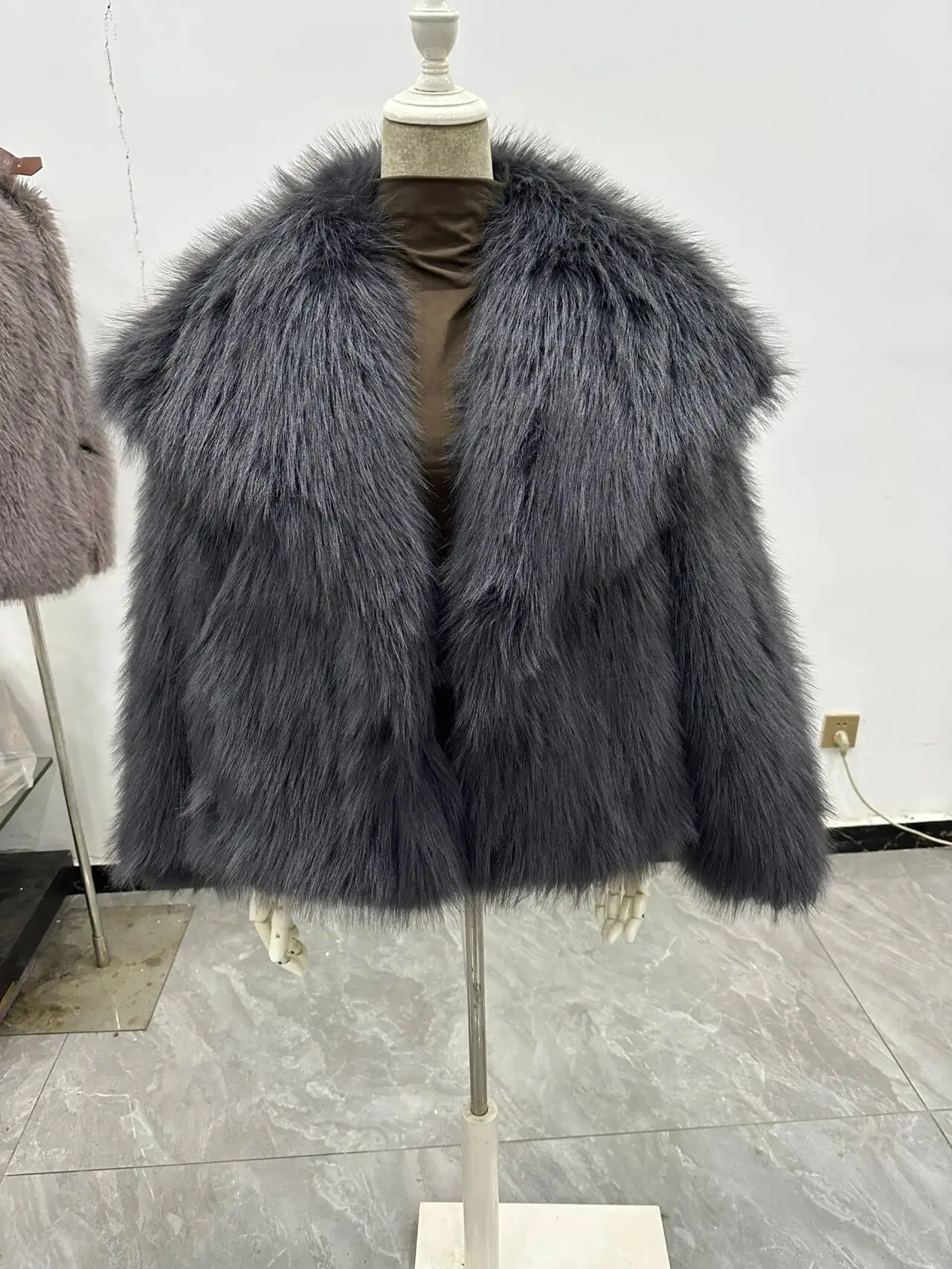 Buitreraptor 2024 Winter Gradient Fluffy Fur Coat Women High Street Luxury Big Fur Collar Faux Fox Fur Jacket Female Overcoats