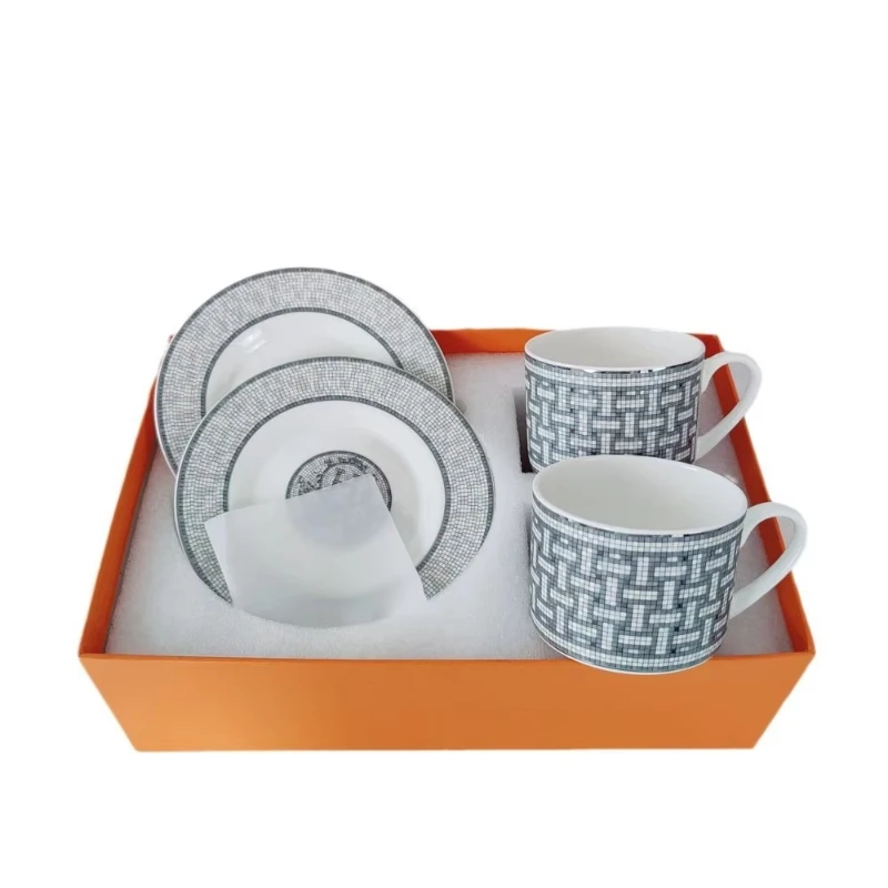 

Fashion Coffee Cup Set and European Afternoon Tea and Black Tea Coffee 2 Cups 2 Plates Gift Box Set