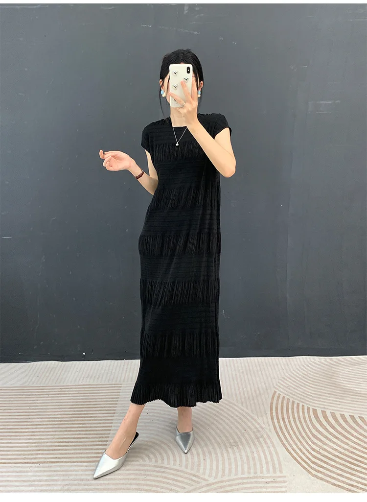 Miyake Plissee-Kleid Elegantes Weißes Mehrlagiges Sommer-Damen-Freizeitkleid Langes Maxikleid Strukturiertes Schmal Geschnittenes Schickes Alltagskleid – Detail 24