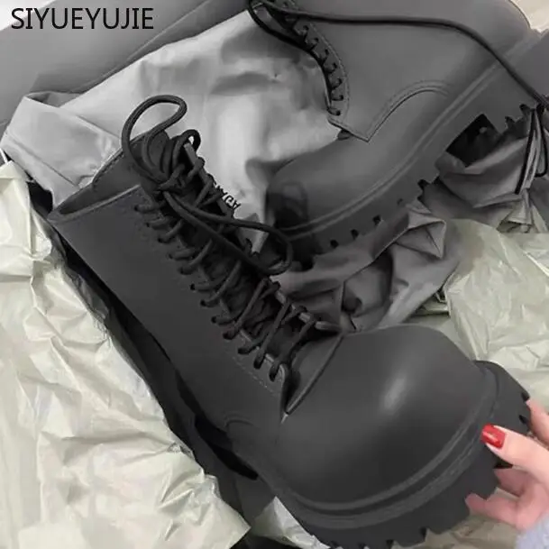 Black Matte Leather Big Round Toe Cross Tied Lace Up Thick Sole Mid-calf Boots Men High Top Leisure Outdoor Short Chelsea Boots