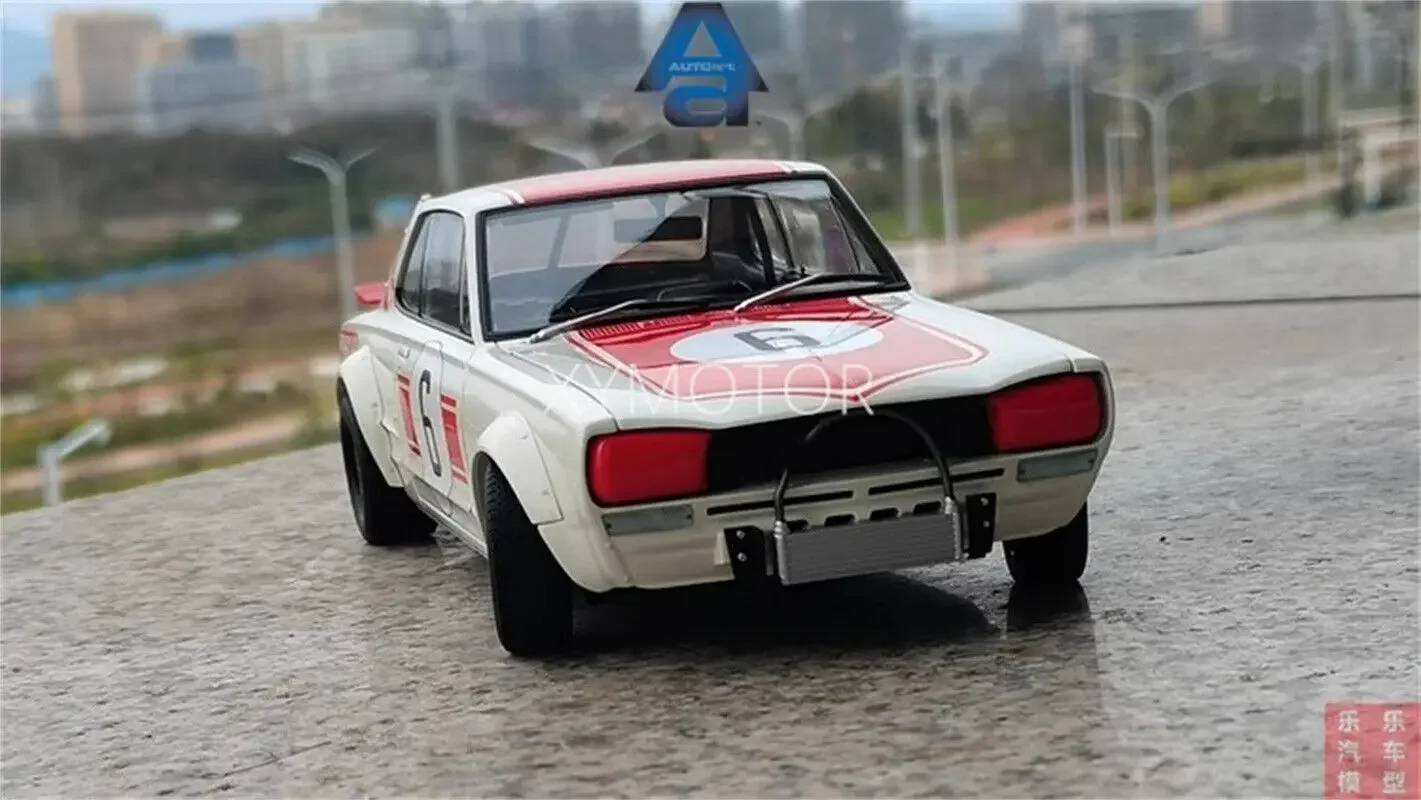 AUTOART-Coche de juguete para Nissan KPGC-10 #6, modelo fundido a presión, blanco y rojo, regalos, exhibición de Hobby, colección de adornos, 1/18