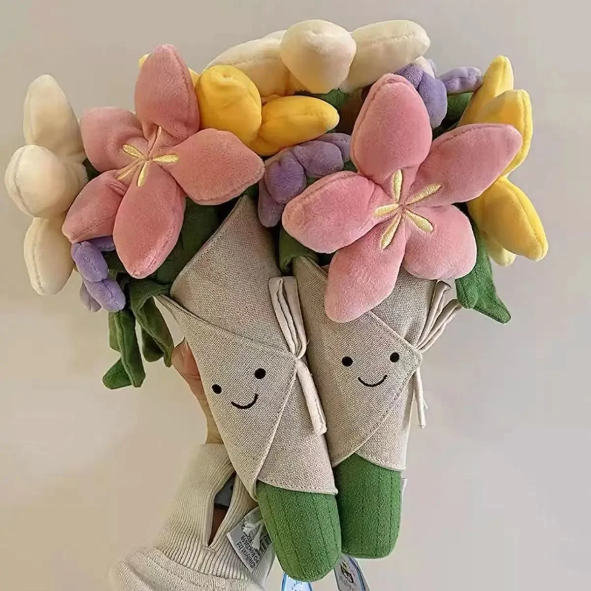 Hot Sale Funny Plant Doll Plush Stuffed Toy Girl Heart Holding Flower Doll Creative Bouquet Home Decoration Valentine's Day Gift