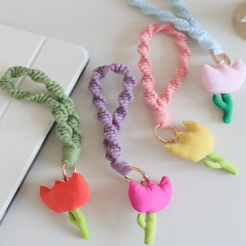 Porte-clés en peluche tissé à la main avec pendentif tulipe, plantes en peluche mignonnes, fleur tridimensionnelle, porte-clés pour sac à dos, cadeau pour un ami