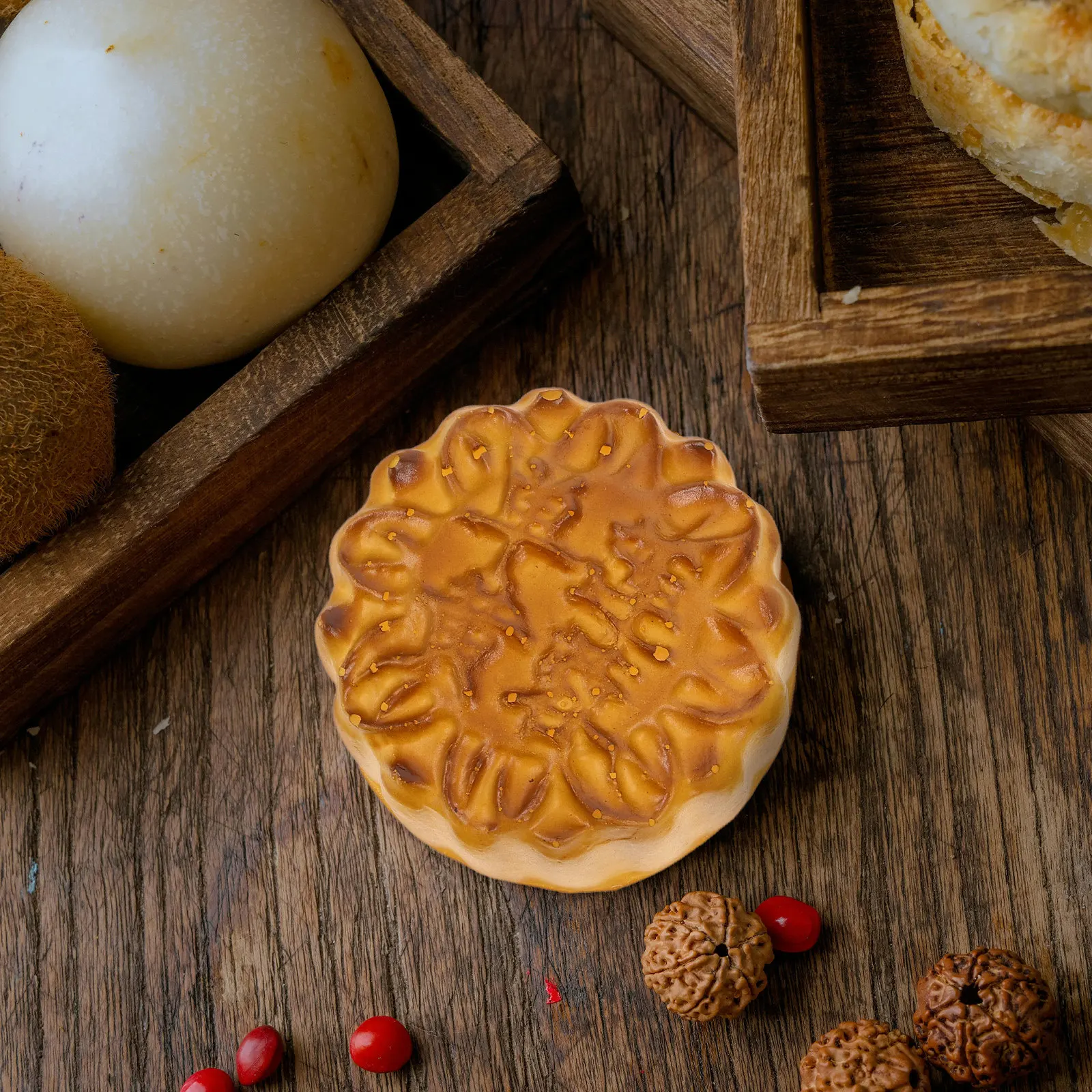 

4Pcs Realistic Fake Mooncake PU Material High Simulation Elastic Artificial Moon Cake for Display Photoshoot Decoration Chinese