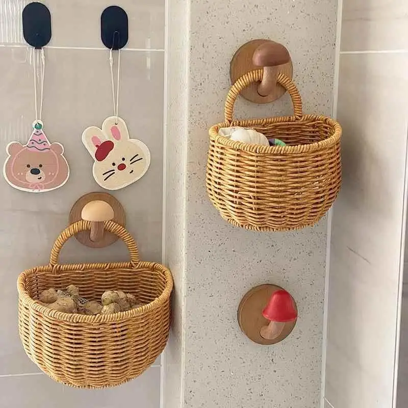 Retro Imitation Rattan Basket For Fruit Eggs Cute Wall Hanging Woven Storage Basket With Handle Onion Ginger Garlic Organizer