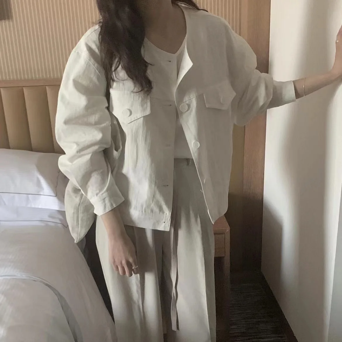 

Модная городская короткая куртка с круглым вырезом, на одной пуговице, с множеством карманов, шикарная осенняя новинка, женская верхняя одежда