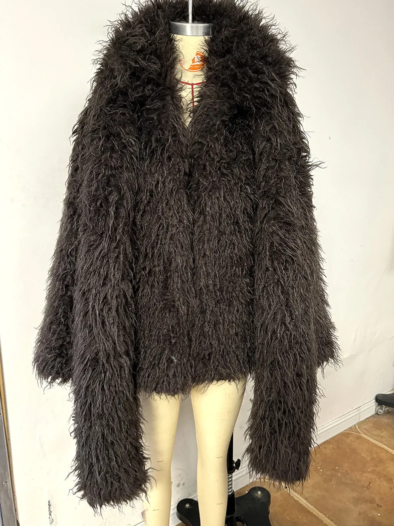 معاطف نسائية من الفرو الصناعي Y2k سترة من الفرو وشاح كبير الحجم برقبة دائرية وأكمام طويلة بغرز مفتوحة سميكة ودافئة من الفرو غير رسمية لخريف وشتاء 2025 #3