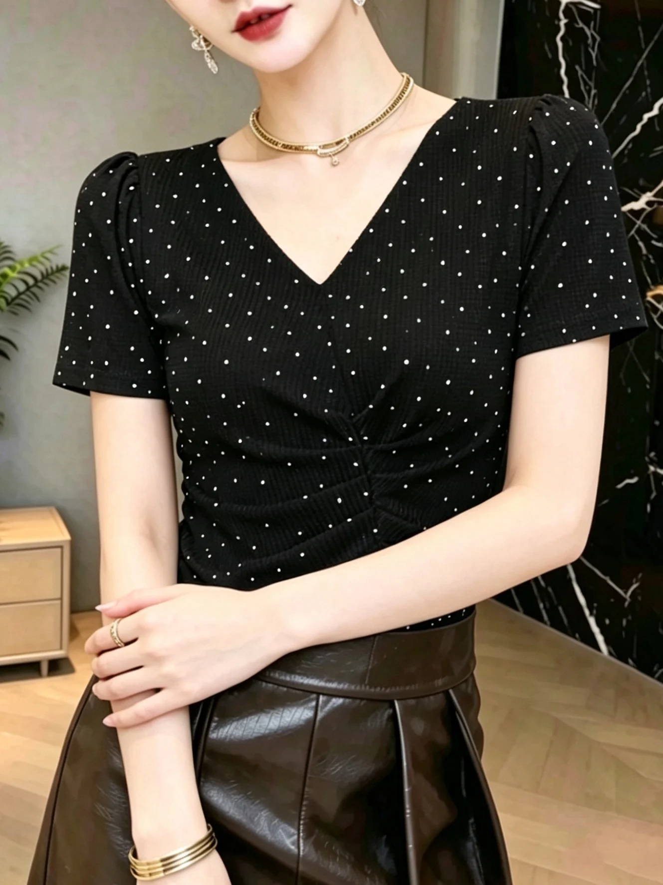 

Summer Women's Sexy V-Neck Knot T-Shirt Short Sleeve Polka Dot Design Slimming Top Trendy Waist-Cinching Bubble Sleeve