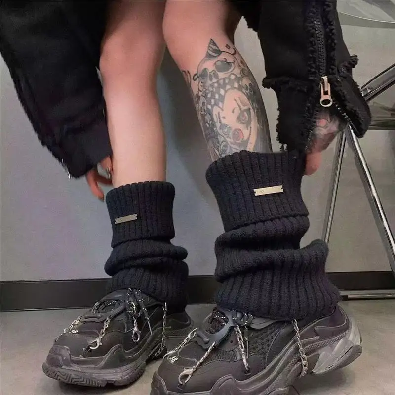 

Korean Fashion Knitted Leg Warmers Sock Boots with Silver Logo, Japanese Style Loose Stacked Socks for Autumn Winter