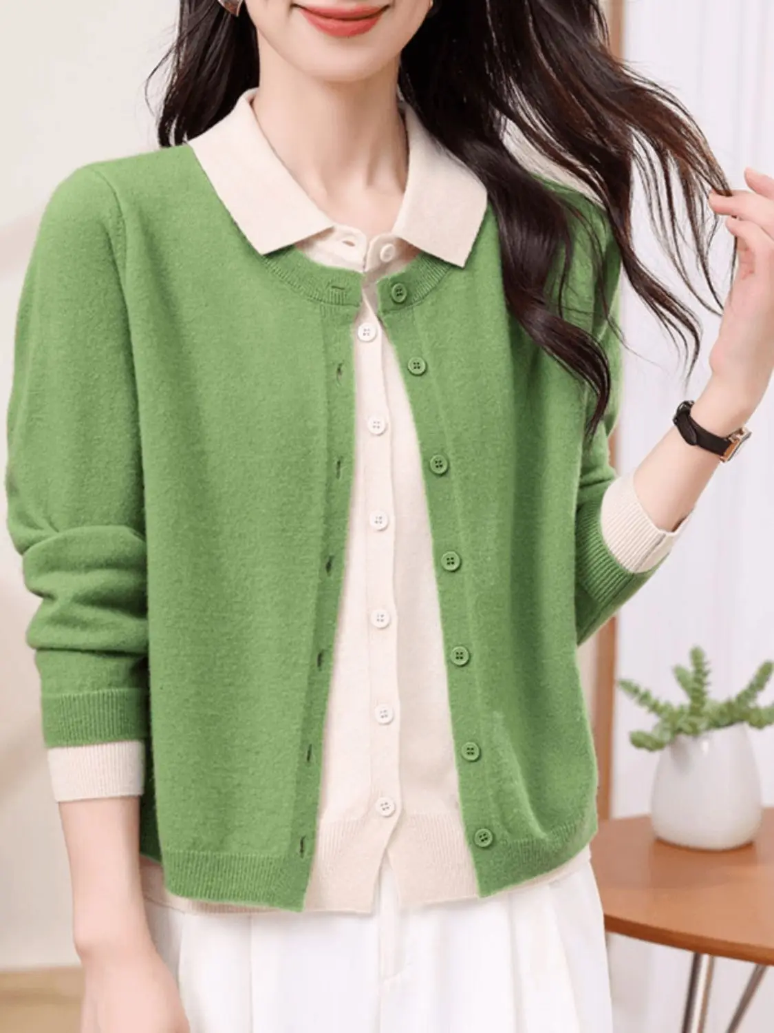 

Fake Two-piece Sweater Top 2025 New Lapel Fashionable Sweater Contrast Knitted Cardigan Jacket Fashionable