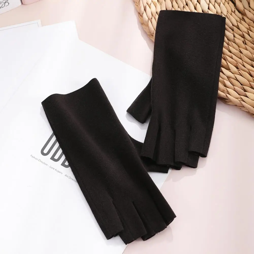 

Sport Gloves Winter Cycling Gloves with Anti slip Design High Elastic Wrist Unisex Half Finger Warm for Weather