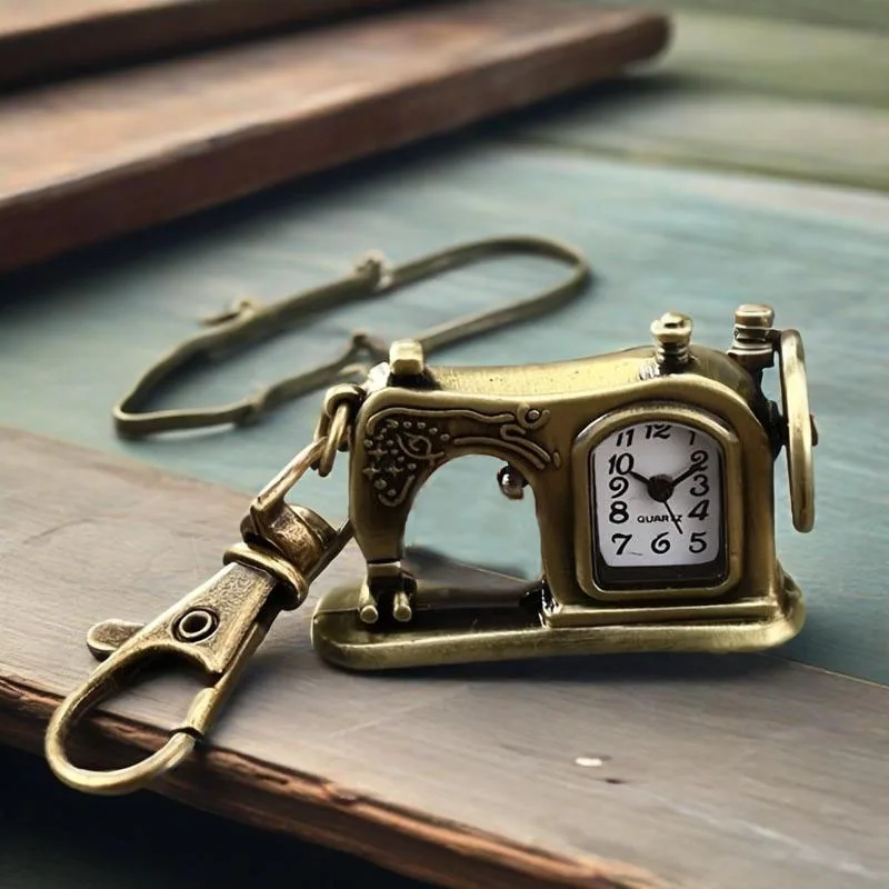 Personalized retro style pocket watch, fashionable, exquisite, versatile, creative hanging watch gift