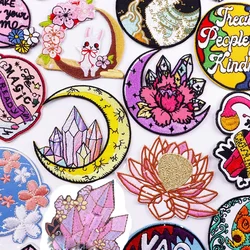 Crystal Flower Embroidered Patches On Clothes Cartoon Applique Badges Clothing Thermoadhesive Patches for Clothing Stickers