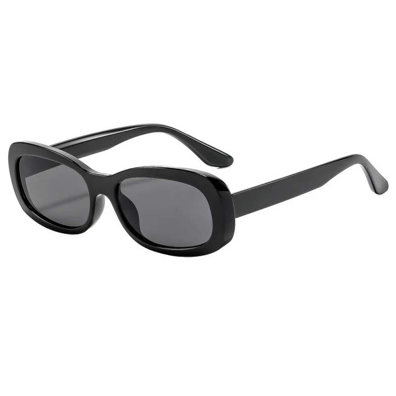 Oval-shaped large-frame fashionable sunglasses for women, ideal for daily wear and showcasing individual style