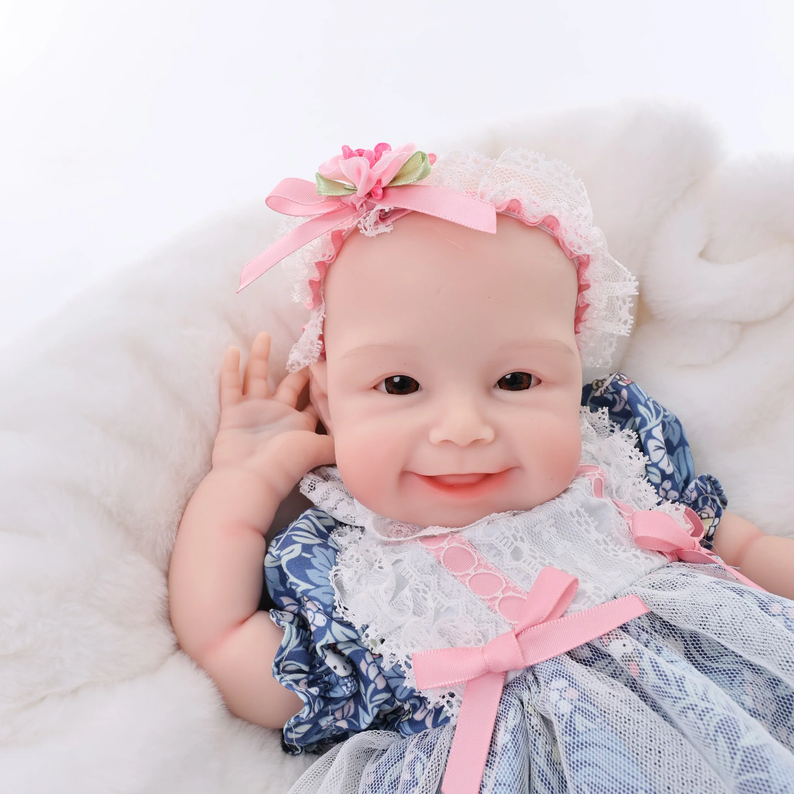 

Cloveray 16-inch full-body silicone reborn doll waterproof with removable clothing suitable as a Christmas gift or collectible